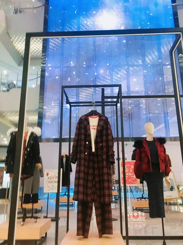 這面3層樓高的壹品玉屏，帶火這座16萬㎡購(gòu)物中心的線下營(yíng)銷 7.webp.jpg